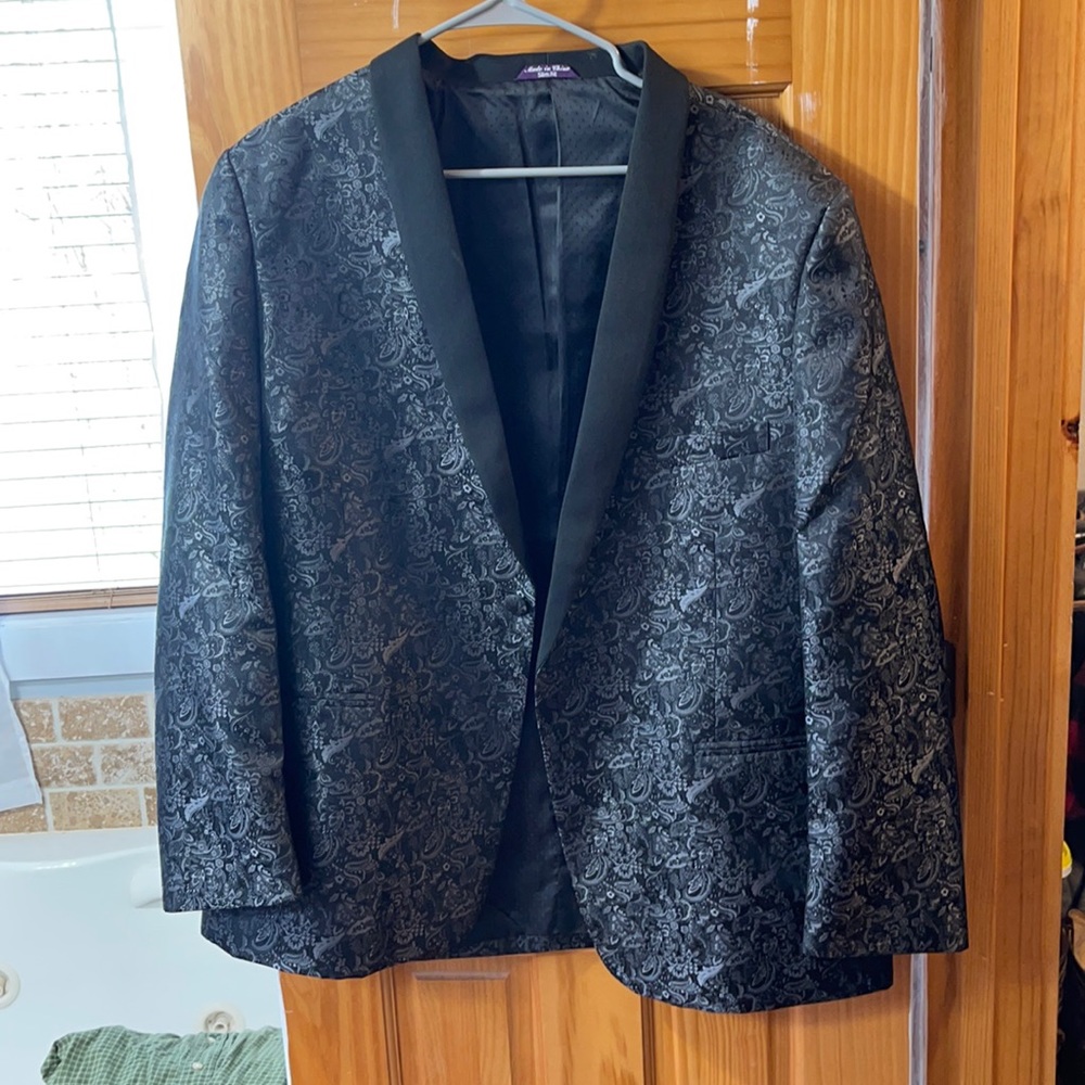 Mark of Distinction Tuxedo Jacket